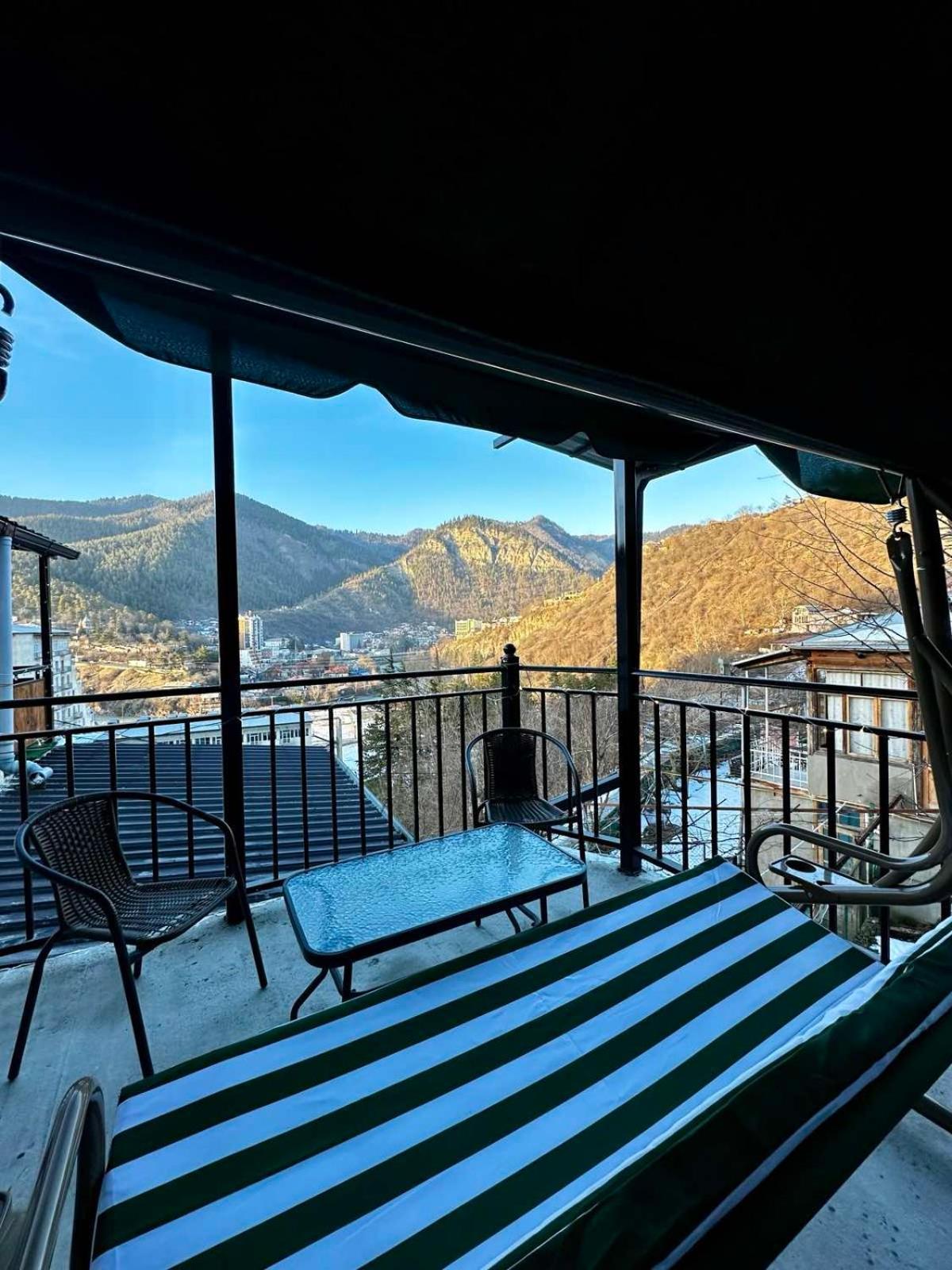 Woodland Borjomi Hotel Eksteriør billede