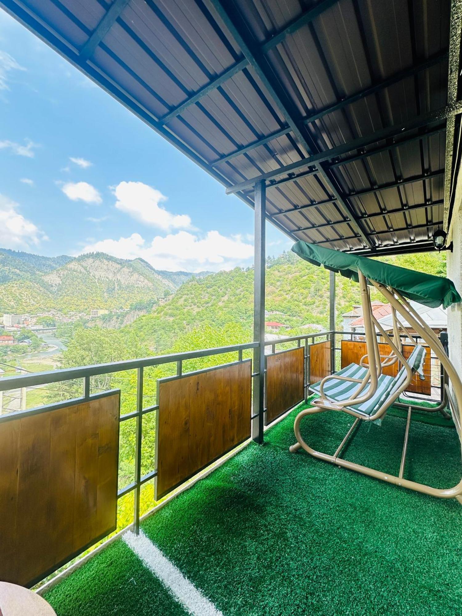Woodland Borjomi Hotel Eksteriør billede